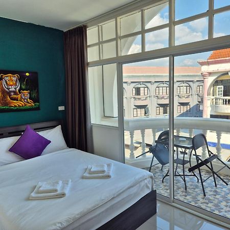 Dorothys Hotel Pattaya Bagian luar foto