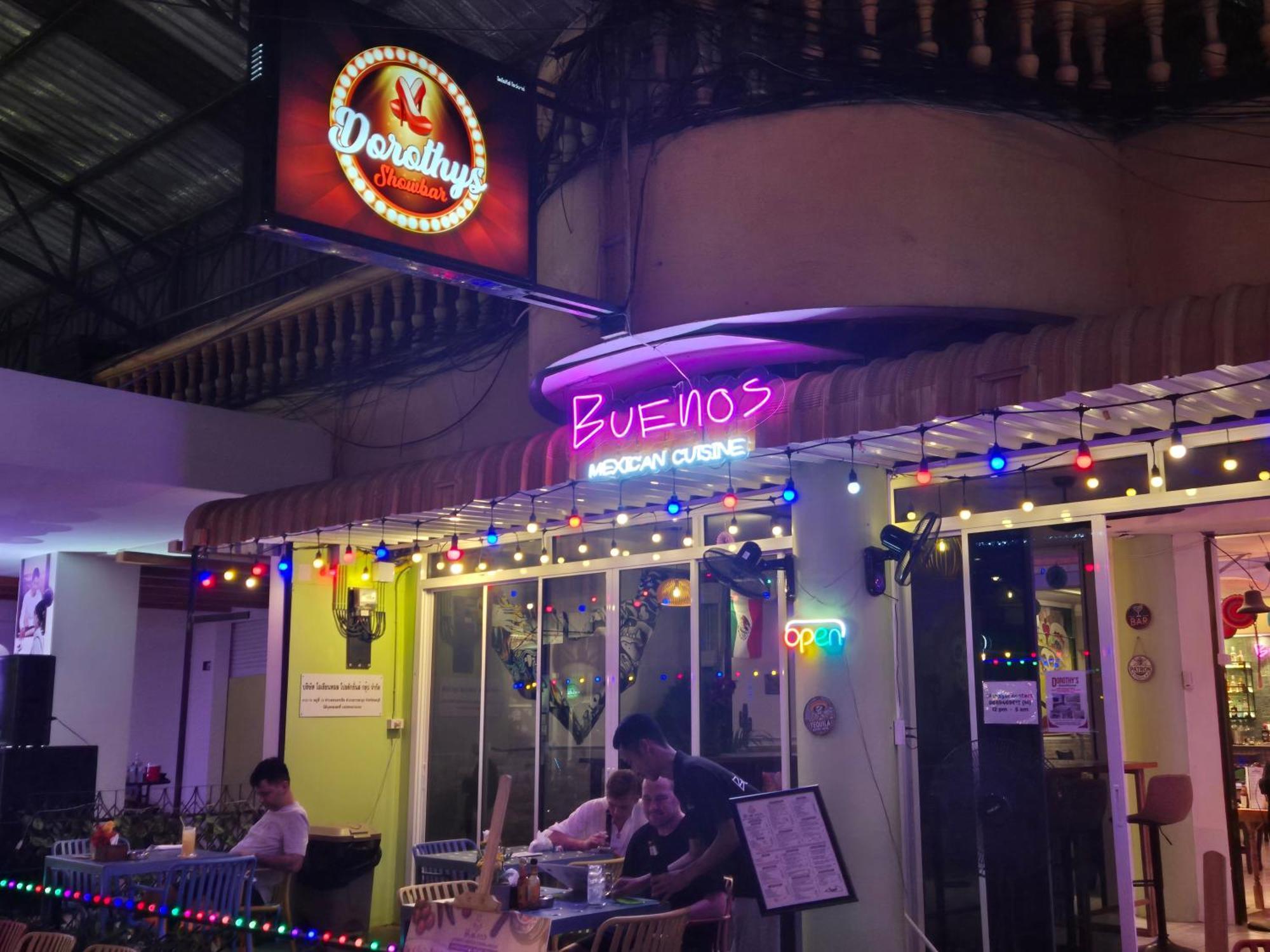Dorothys Hotel Pattaya Bagian luar foto