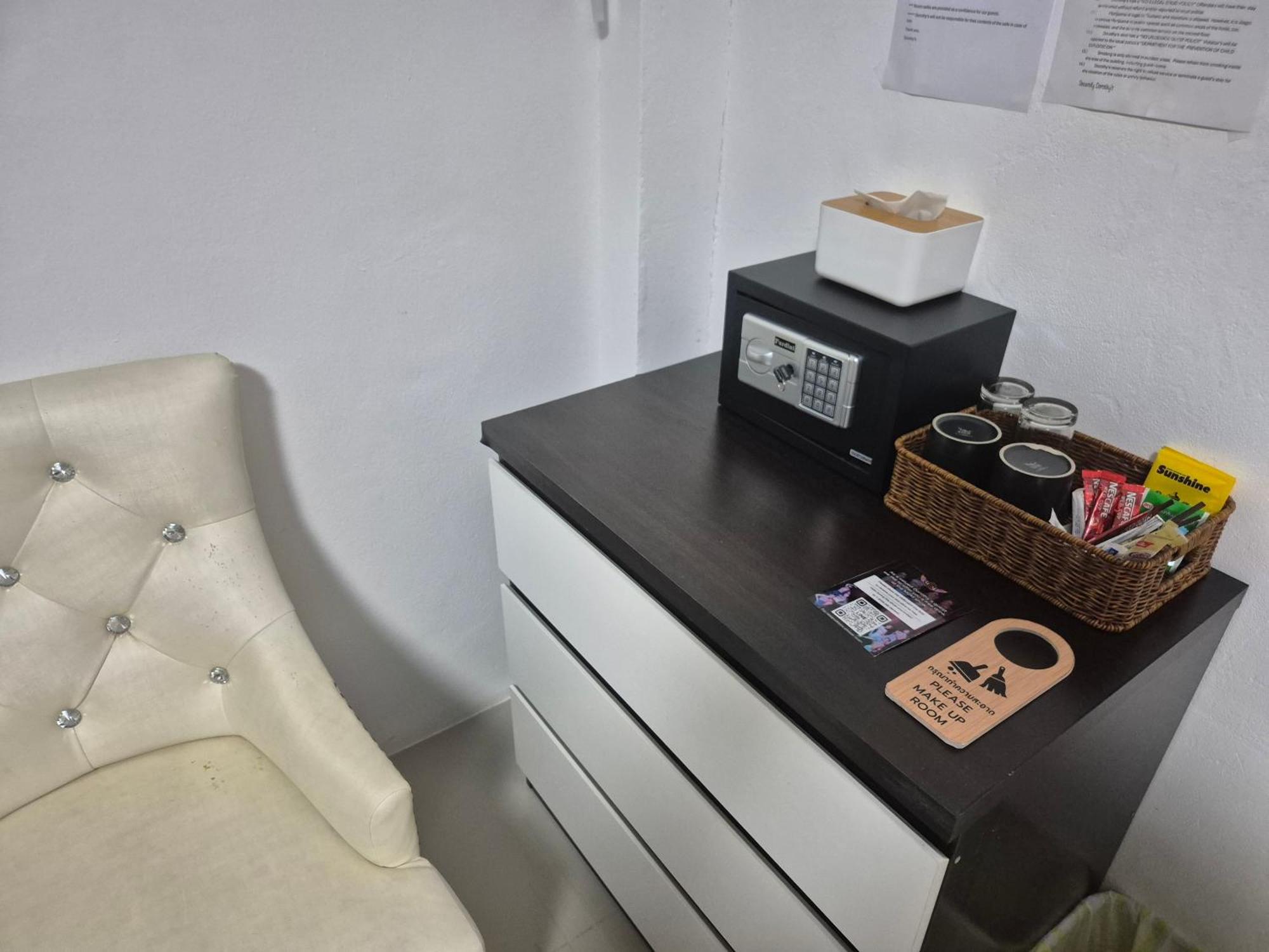 Dorothys Hotel Pattaya Bagian luar foto