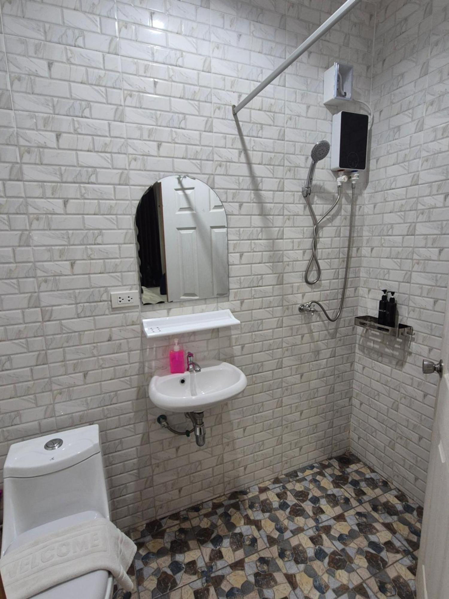 Dorothys Hotel Pattaya Bagian luar foto